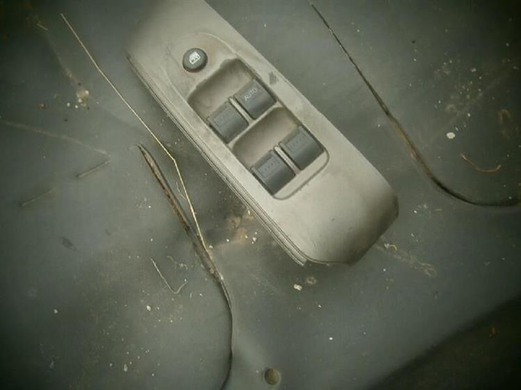 Блок упр. стеклоподъемниками Хонда Фит в Первоуральске 75001